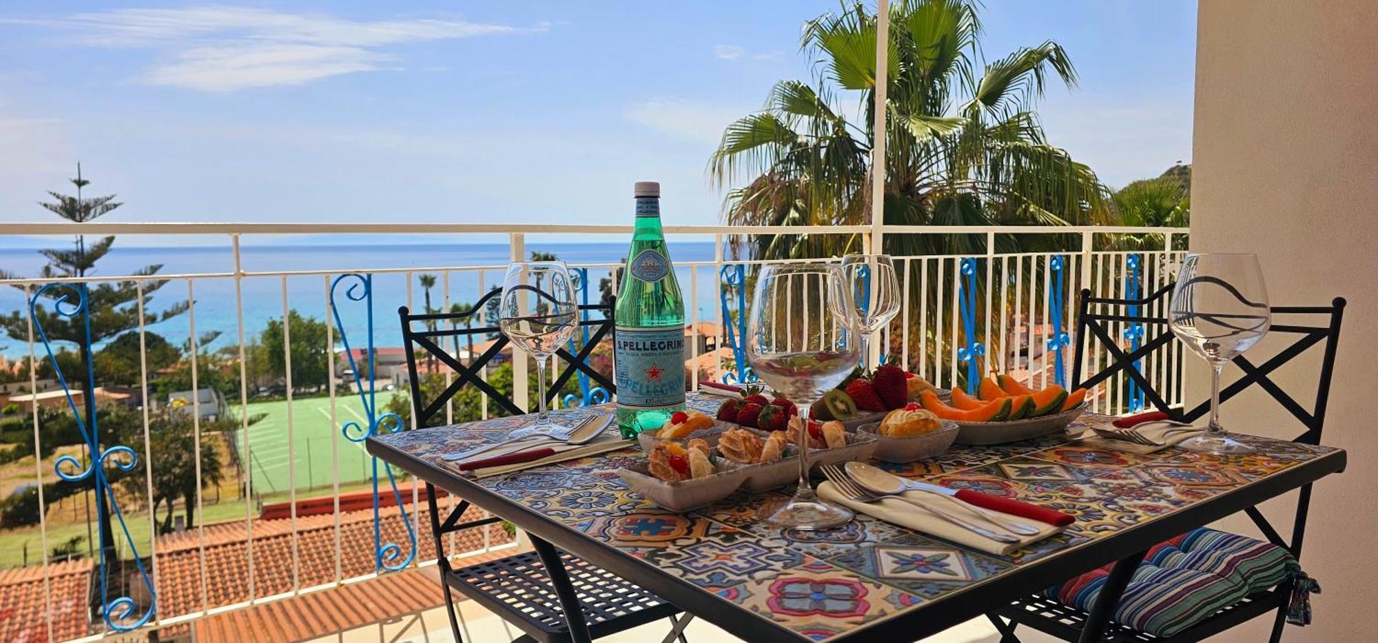 Ninfa Sul Mare Apartments 50 M E T R I Dal Mare Best Breakfast And Free Parking Capo Vaticano Exterior photo